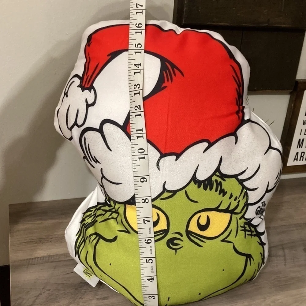 EUC DR SEUSS THE SANTA GRINCH SHAPED THROW PILLOW W GLITTERY HAT
